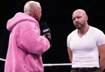 Jon Moxley hört sich an, was Darby Allin zu sagen hat / AEW Dynamite vom 11. September 2024