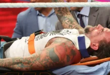 CM Punk sind die Namen seiner Frau und seines Hundes im Hals stecken geblieben / WWE Raw vom 2. September 2024